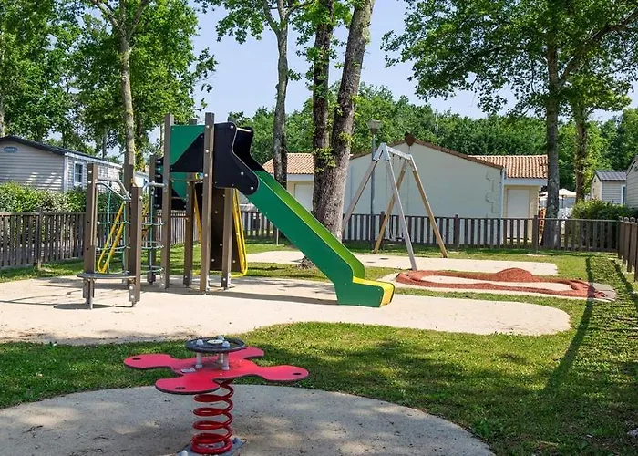 Les Chevrefeuilles - Maeva Campsite